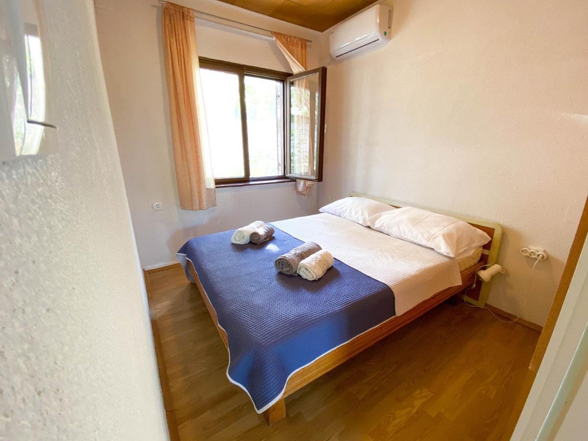 Seaview & Beachfront Apartments Jakov Donji Okrug  Exterior photo